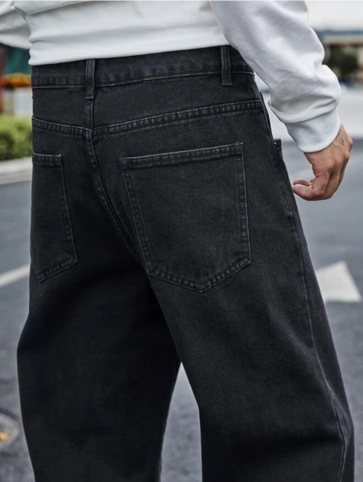 DENIM LOOK
Men Relaxed Fit Mid Rise Grey Jeans